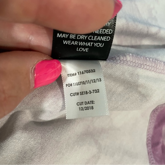 Torrid Super Soft V-Neck Handkerchief Cami. SZ:0. Purple Tie-Die. - Picture 13 of 14